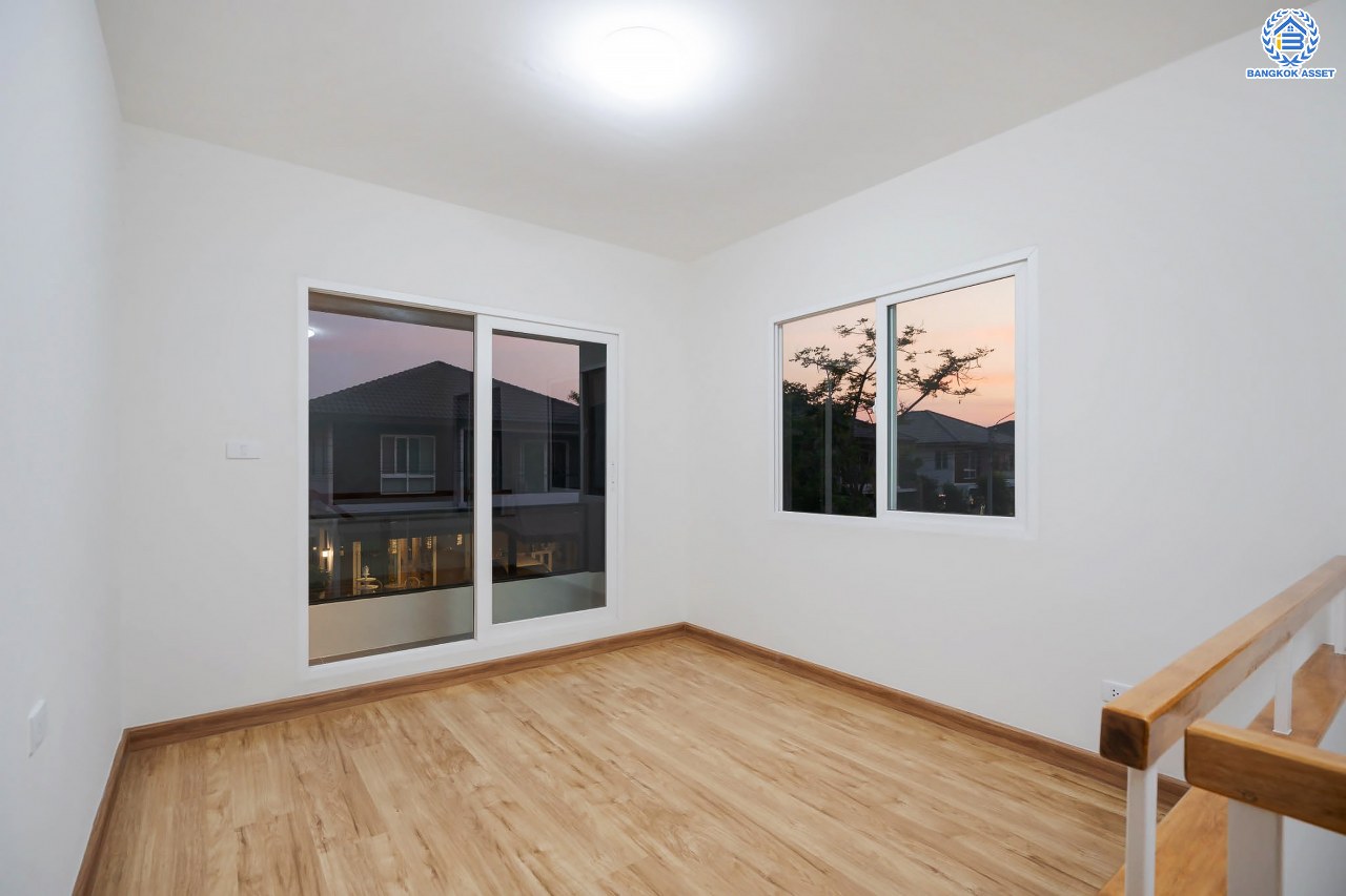 บ้านเดี่ยวมือสองนนทบุรี โครงการ ชัยพฤกษ์ ปิ่นเกล้า-กาญจนาฯ ถนนเมน วิวสวย หลังมุม จากแบรนด์คุณภาพ LH เนื้อที่ 75.8 ตร.ว. ฟังก์ชัน 3 ห้องนอน 3 ห้องน้ำ 1 ห้องอเนกประสงค์ จอดรถได้ 2 คัน บนทำเลศักยภาพ ใกล้เซ็นทรัลเวสต์เกต ทางด่วน "กาญจนาภิเษก" รถไฟฟ้าสายสีม่วง "สถานีตลาดบางใหญ่"